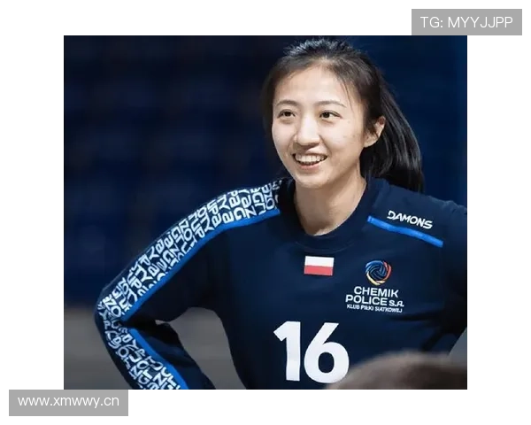 丁霞家的冰箱里塞满了蛋白粉，连饮料都得排队放